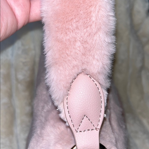 NWOT Juicy Couture Blush Faux Fur Bag Gold Hardware. Adjustable strap.Brand tag. - Picture 5 of 10